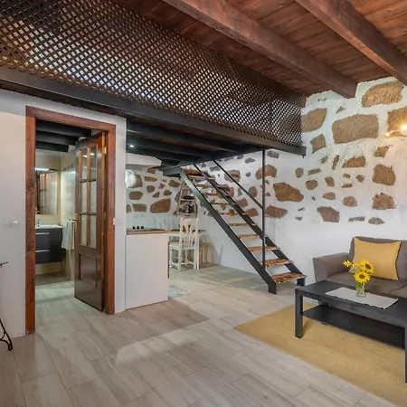 F Tamaide Apartment *